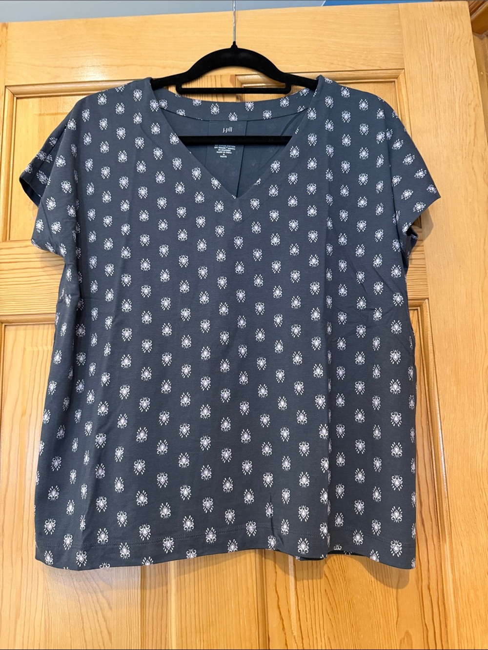 J. Jill Charcoal Gray Short-Sleeve V-Neck Tee with White Floral Motif